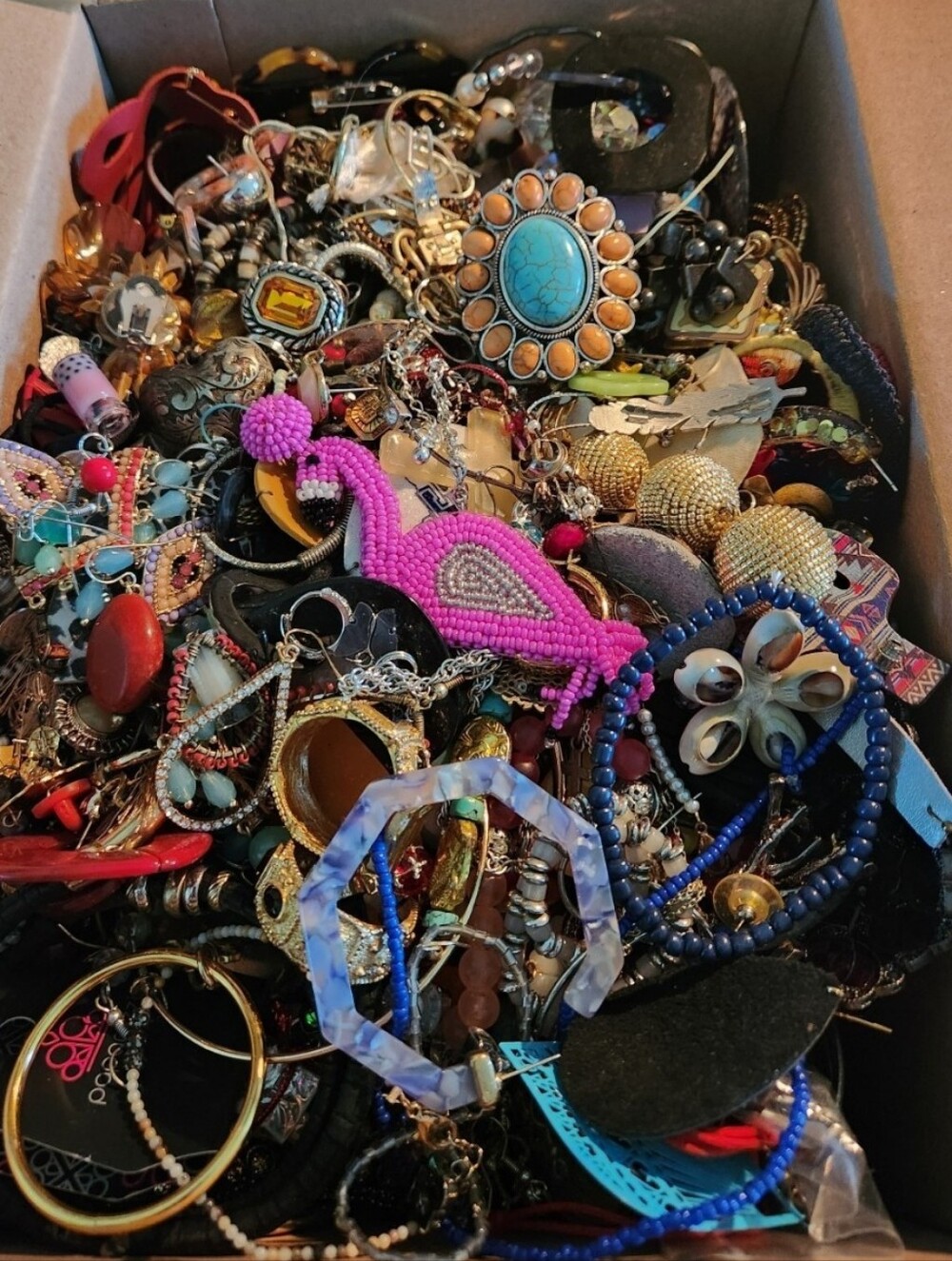 6 pounds jewelry lot costume vintage rings necklaces bracelets earrings pins cho